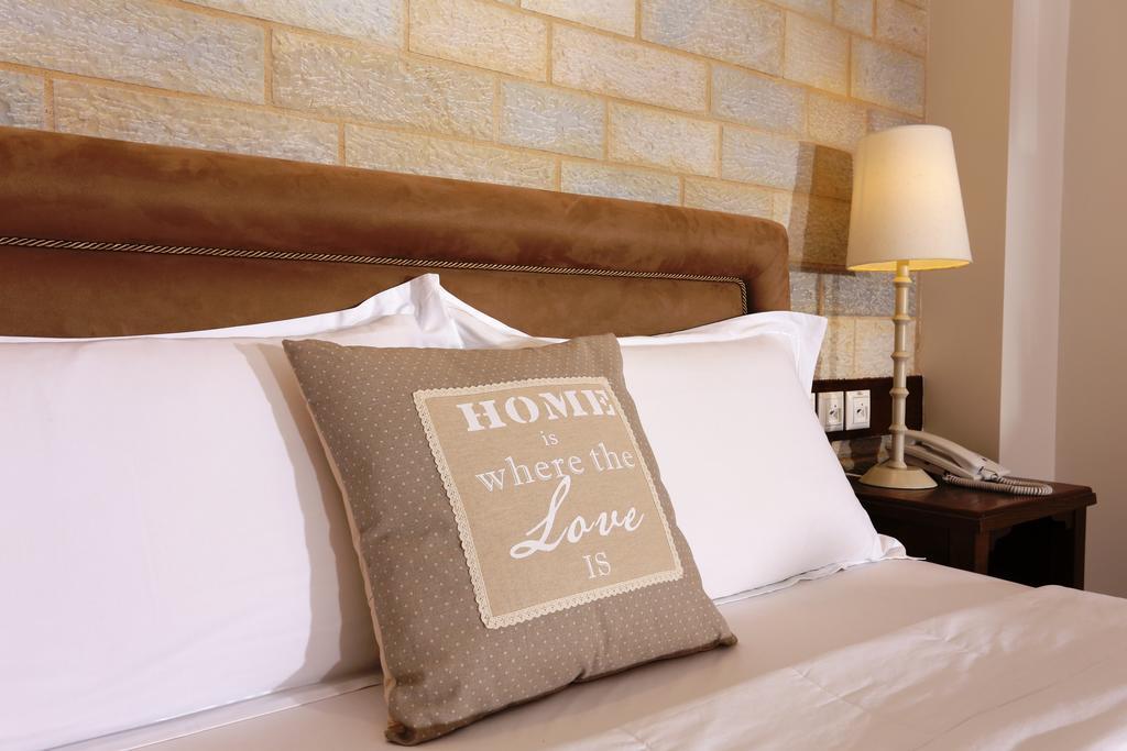 Gamila Rocks Mountain Hotel Aristi Rum bild